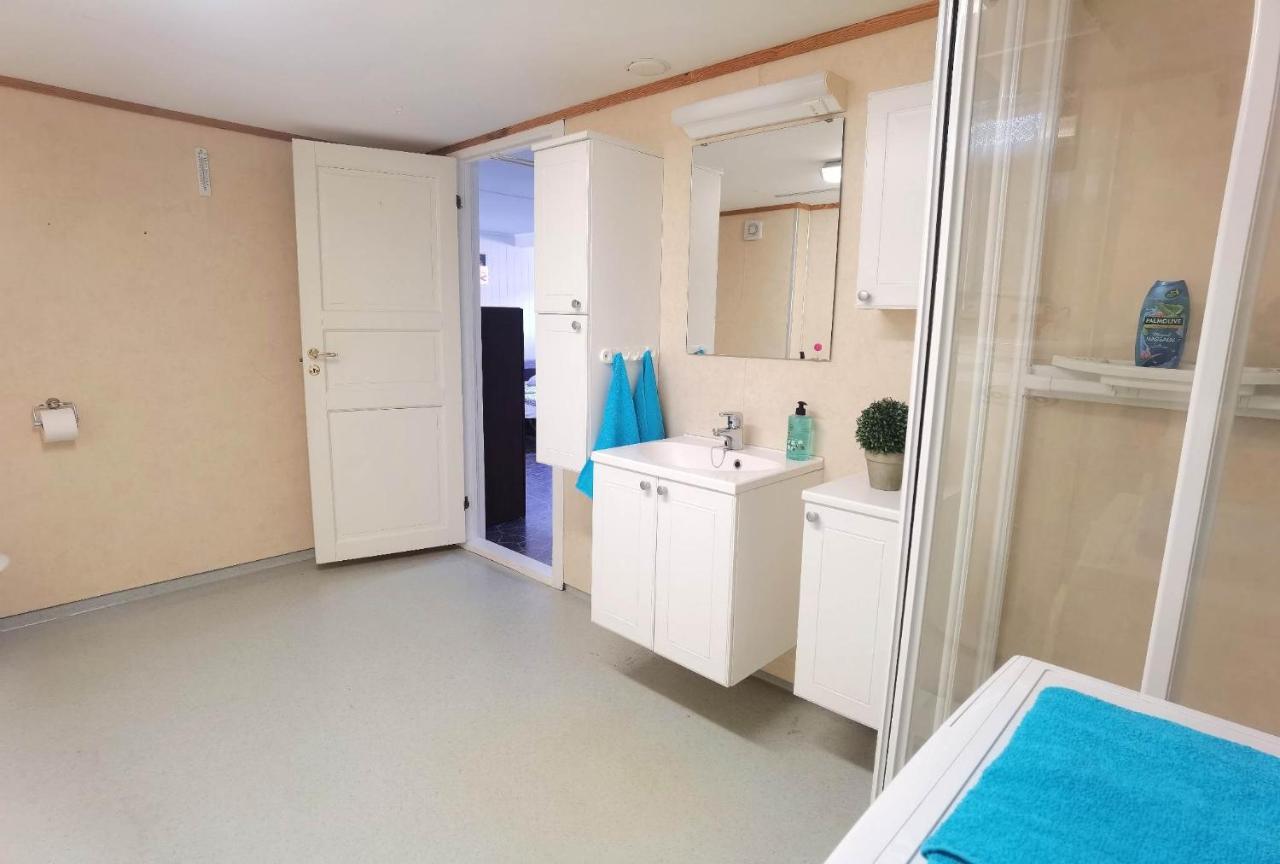 Hybel Til Leie Apartamento Tvedestrand Exterior foto